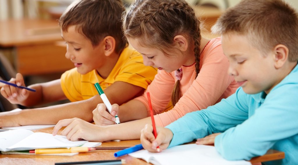 Comisia Europeană a reclamat Austria la CJUE, după ce a tăiat alocaţiile copiilor români