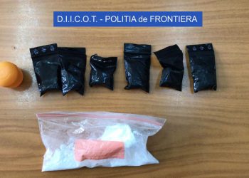 A vrut să intre în ţară cu amfetamină asupra sa