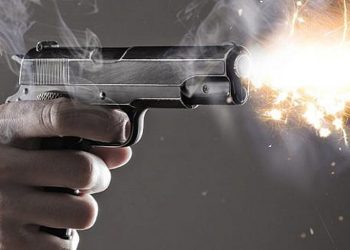 Au tras cu pistolul prin Arad