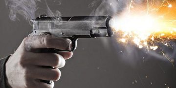 Au tras cu pistolul prin Arad