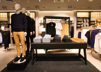 Un cunoscut retailer de haine se prăbușește