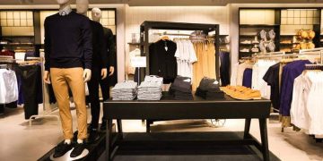 Un cunoscut retailer de haine se prăbușește