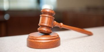 Pușcărie pentru contracte ”cu dedicație”. Sechestru de peste 40 de milioane de lei