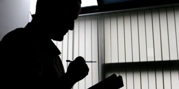 Ce mică e lumea! De la cine a cerut polițistul peste 1 milion de euro