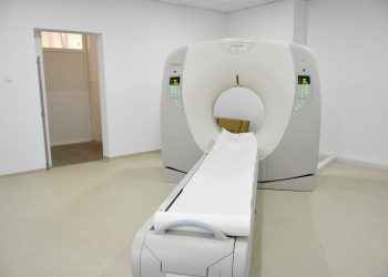 Un computer-tomograf de 3 milioane de lei a fost pus în funcțiune la spitalul din Beiuș