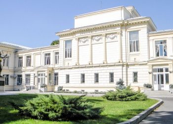 Cele 6 recomandări ale Academiei pentru minimizarea pierderilor pe termen scurt produse de coronavirus în România