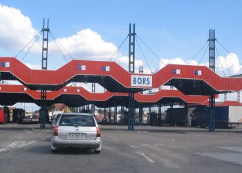 30.000 de persoane au tranzitat, în ultimele 24 de ore, vămile din vestul ţării. Câte au fost trimise în izolare sau carantină