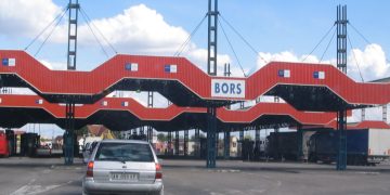 30.000 de persoane au tranzitat, în ultimele 24 de ore, vămile din vestul ţării. Câte au fost trimise în izolare sau carantină