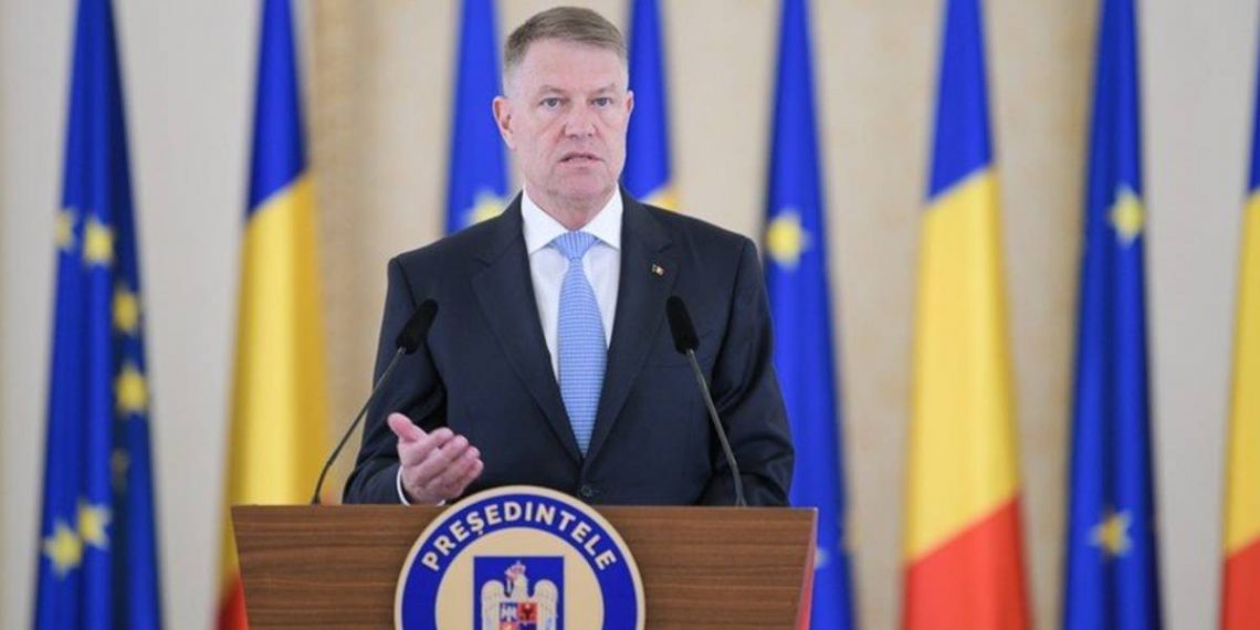 Klaus Iohannis: Se impune prelungirea stării de alertă, dar se pot redeschide mall-urile, piscinele exterioare şi săli de fitness (VIDEO)