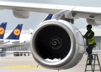 Lufthansa plănuieşte concedieri masive. 22.000 de locuri de muncă vor fi desfiinţate