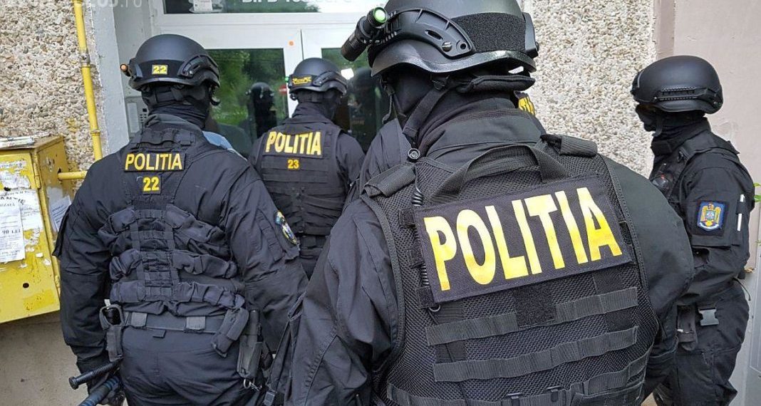 Descinderi ale procurorilor DIICOT în cazul unui grup de traficanţi. 8 persoane au fost reţinute