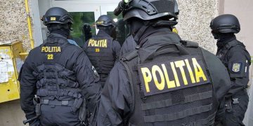 Descinderi ale procurorilor DIICOT în cazul unui grup de traficanţi. 8 persoane au fost reţinute