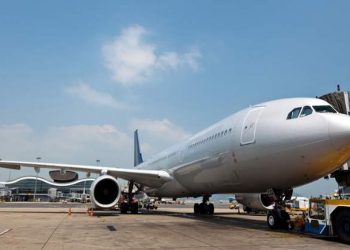 Furau obiecte de lux din avioane