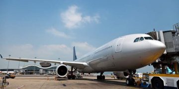 Furau obiecte de lux din avioane