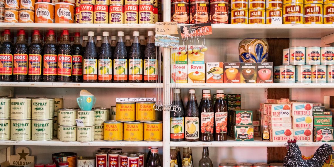 Alimentele s-au scumpit cu peste 4% de la începutul anului. În schimb, preţurile combustibililor au scăzut cu 10% (INS)