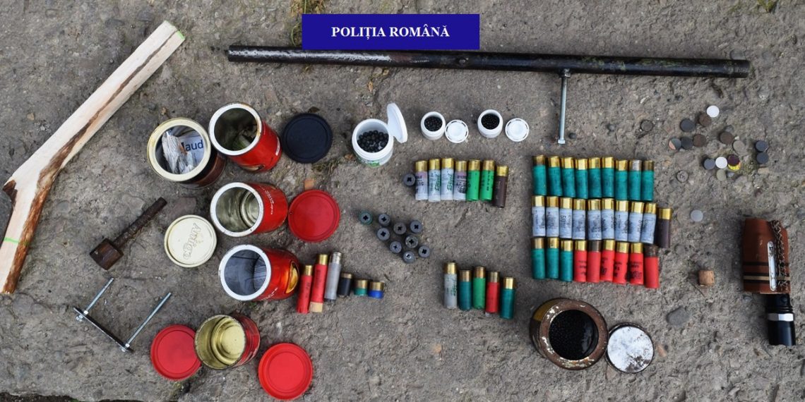 Cu pușca artizanală în casă. Doi bihoreni, reținuți pentru deținere ilegală de armament