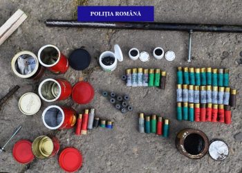 Cu pușca artizanală în casă. Doi bihoreni, reținuți pentru deținere ilegală de armament