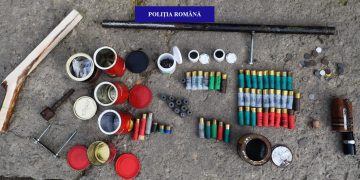 Cu pușca artizanală în casă. Doi bihoreni, reținuți pentru deținere ilegală de armament