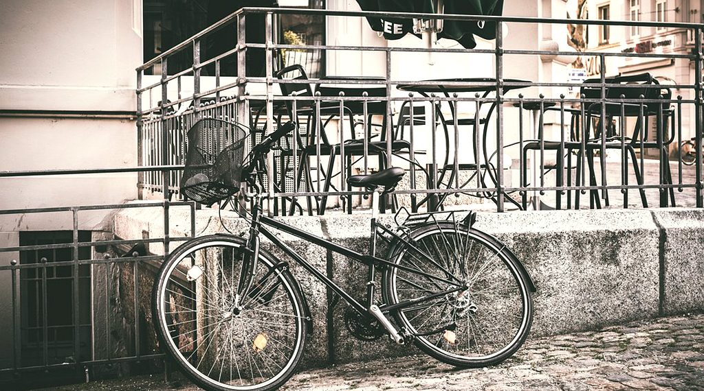 A plecat pe bicicleta furată