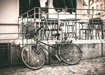 A plecat pe bicicleta furată
