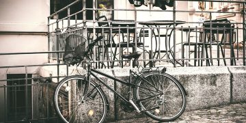 A plecat pe bicicleta furată