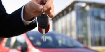 Am vândut un autoturism, dar primesc amenzi pe numele meu. Ce pot face?