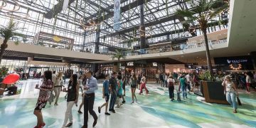 Pandemia a schimbat şi comportamentul de consum al românilor.  Aceştia preferă parcurile în locul mall-urilor