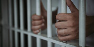 Excepțiile de la liberarea condiționată a criminalilor și violatorilor, contestate de Înalta Curte la CCR