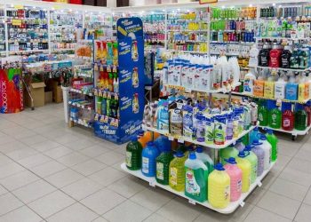 Preţurile măştilor, mănuşilor şi dezinfectanţilor din marile magazine pot fi comparate în Monitorul Preţurilor