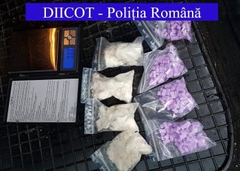 Amfetamină și ecstasy, aduse din Germania pentru piața drogurilor din Bihor. Un suspect, prins când încerca să vândă stupefiante de 30.000 de lei