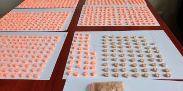 VIDEO. 1300 de pastile de ecstasy, găsite asupra unui dealer de droguri care îşi căuta clienţi