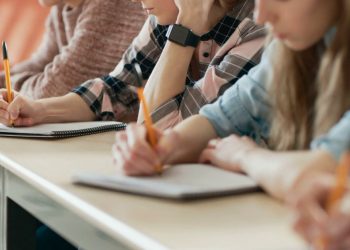 Mâine încep înscrierile pentru Evaluarea Naţională. Care este calendarul examenelor