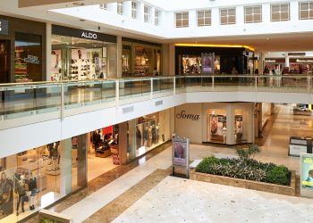 Ministrul de Finanţe: „Mall-urile se vor putea deschide din 15 iunie”. Ce condiţie trebuie îndeplinită