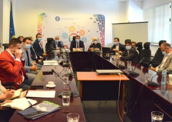 Ministerul Economiei, Energiei şi Mediului de Afaceri, mediator în discuţiile dintre proprietarii centrelor comerciale şi chiriaşii acestora