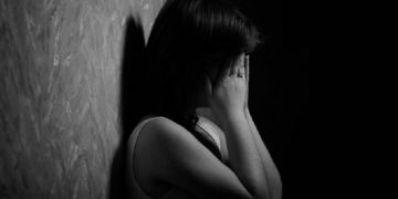 Minoră de 15 ani, exploatată sexual pentru a-şi recupera bijuteriile amanetate