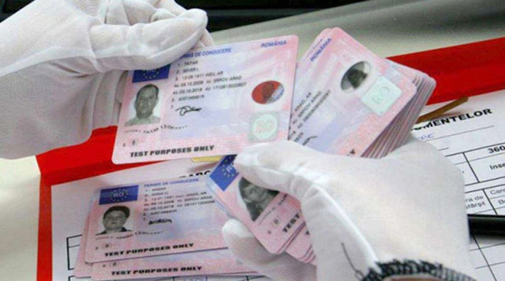 Permisele de conducere şi certificatele de înmatriculare, mai scumpe