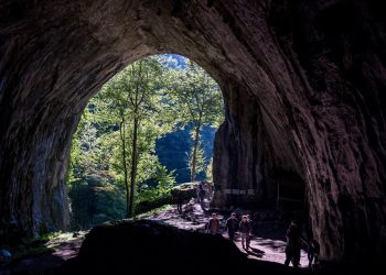 Veste bună în primul weekend fără restricţii: peşterile Farcu şi Meziad se redeschid pentru vizitatori