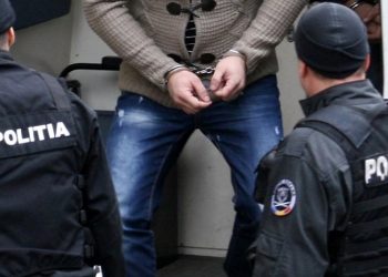 Percheziţii într-un dosar de „turism sexual”. Oradea, pe lista oraşelor unde suspecţii îşi plasau prostituatele