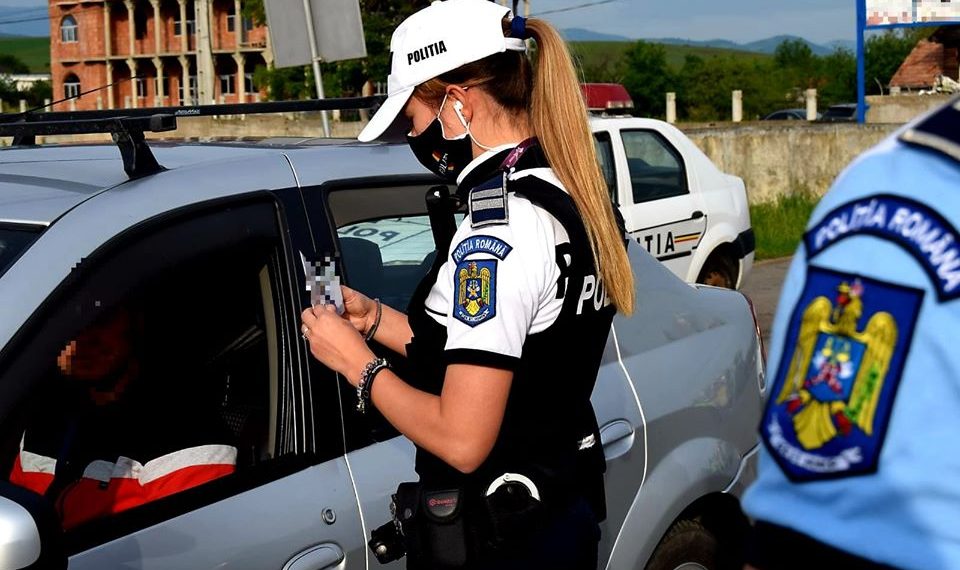 Sute de amenzi pentru nerespectarea normelor de protecție anti-COVID în baruri și cluburi, pe plaje și terase