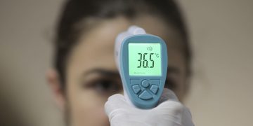 Avocatul Poporului recomandă primirea elevilor cu temperatura peste 37,3 C la Evaluarea Naţională şi la Bacalaureat