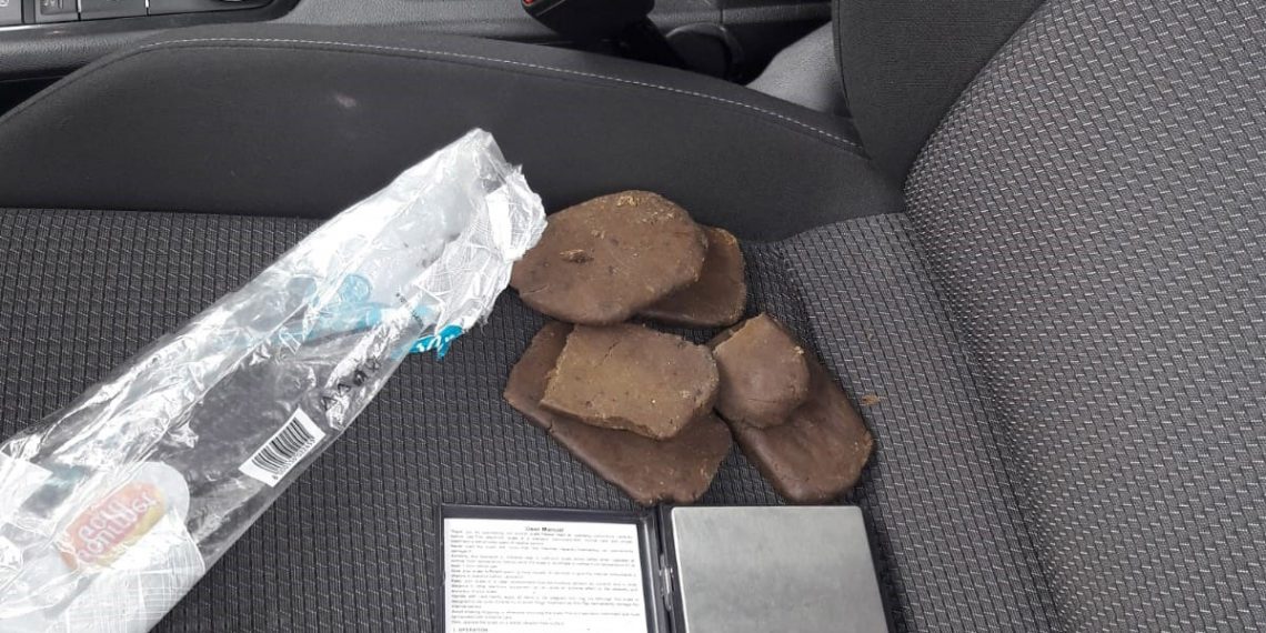 Trei dealeri de droguri, prinşi în flagrant delict de procurorii DIICOT Oradea (FOTO)