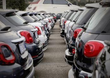 Cădere fără precedent, de 25%, prognozată pentru vânzările auto în Europa. Vor fi cele mai puține înmatriculări din ultimii 7 ani