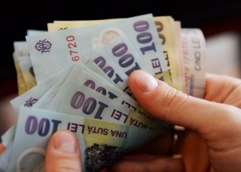 Mâncarea, serviciile şi impozitele „taie” 85% din veniturile românilor. Câţi bani câştigă, lunar, o familie