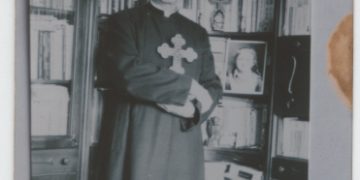 Părintele Liviu Brânzaș, „duşmanul poporului” care „nu aplauda împreună cu ceilalți”