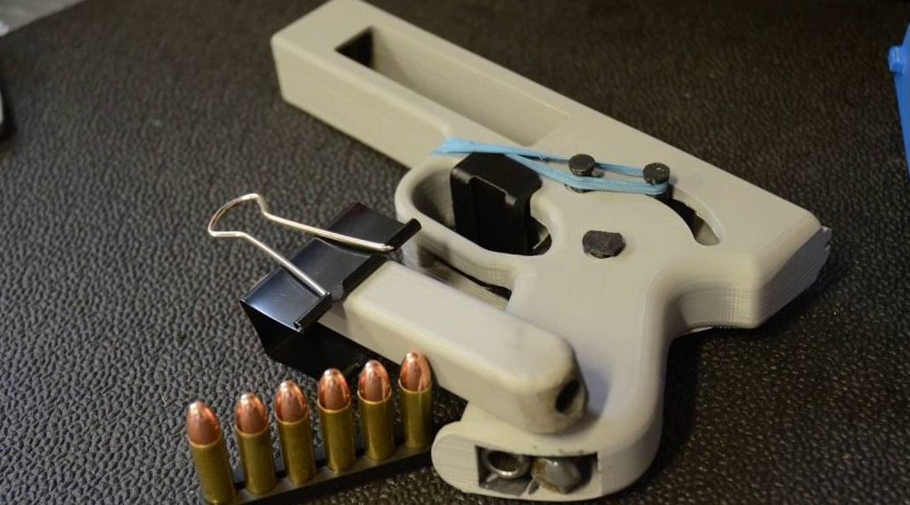 Caz unic în România | Arme realizate cu ajutorul imprimantei 3D de către un irakian