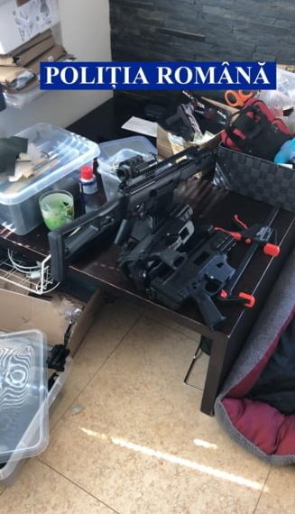 Arme și grenade, la imprimanta 3D | Un întreg arsenal a fost găsit la un irakian stabilit în România