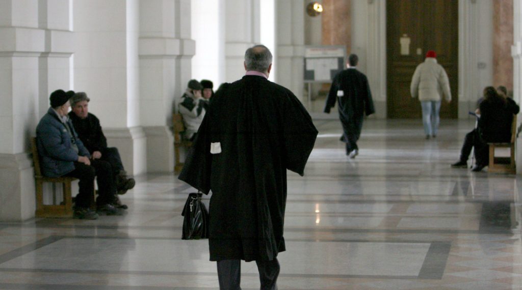 Votul electronic în cadrul barourilor, promulgat de președintele României