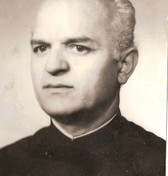 Părintele Nicolae Bordașiu: ”Când securiștii mi-au cerut armamentul, le-am arătat Biblia, singura armă pe care o aveam”