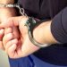 I-a dat poliţistului în cap