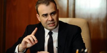 Fostul ministru al Finanțelor, Darius Vâlcov, condamnat la 6 ani și jumătate de închisoare pentru că ar fi luat mită peste 4.000.000 de lei